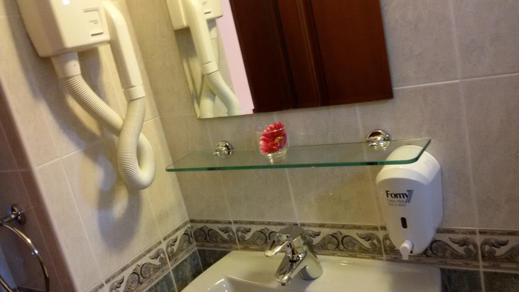 Family Hotel Elegance Arbanaszi Kültér fotó