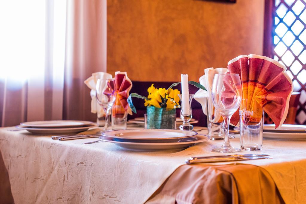Family Hotel Elegance Arbanaszi Kültér fotó