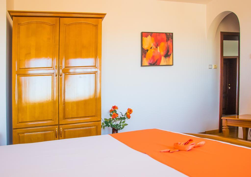 Family Hotel Elegance Arbanaszi Szoba fotó