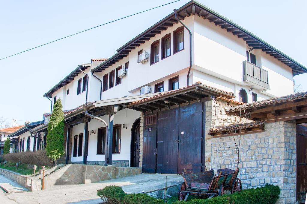 Family Hotel Elegance Arbanaszi Kültér fotó