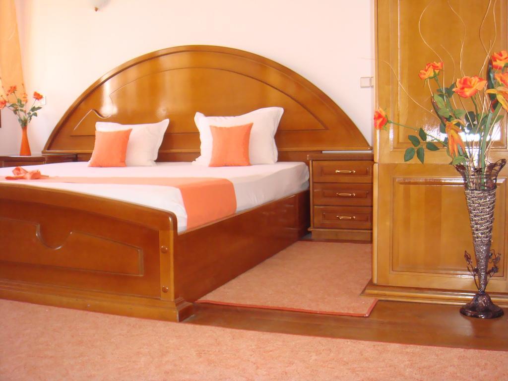 Family Hotel Elegance Arbanaszi Szoba fotó