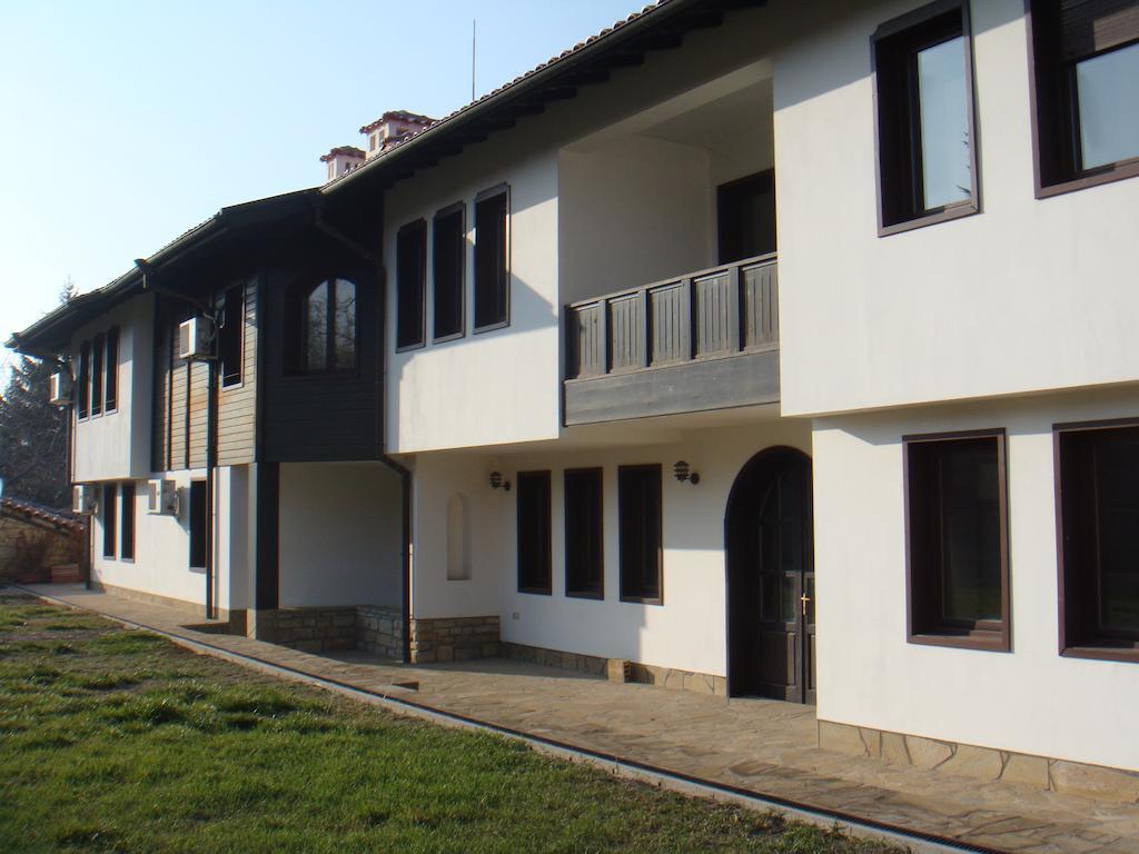Family Hotel Elegance Arbanaszi Kültér fotó
