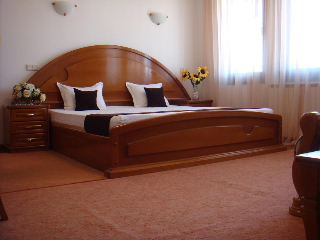 Family Hotel Elegance Arbanaszi Szoba fotó