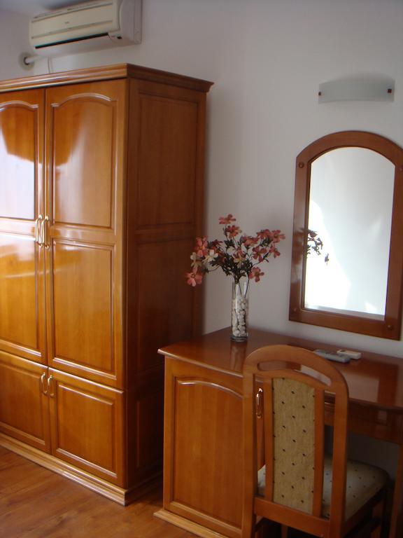 Family Hotel Elegance Arbanaszi Szoba fotó