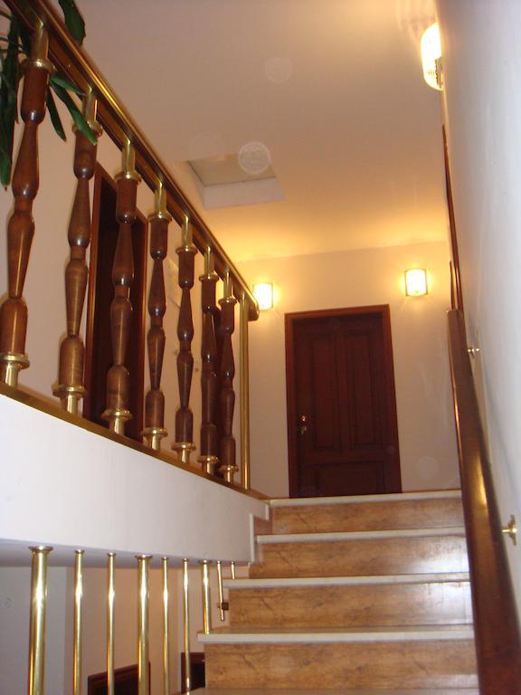 Family Hotel Elegance Arbanaszi Kültér fotó